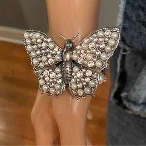 Rhinestone butterfly and pearl bracelet